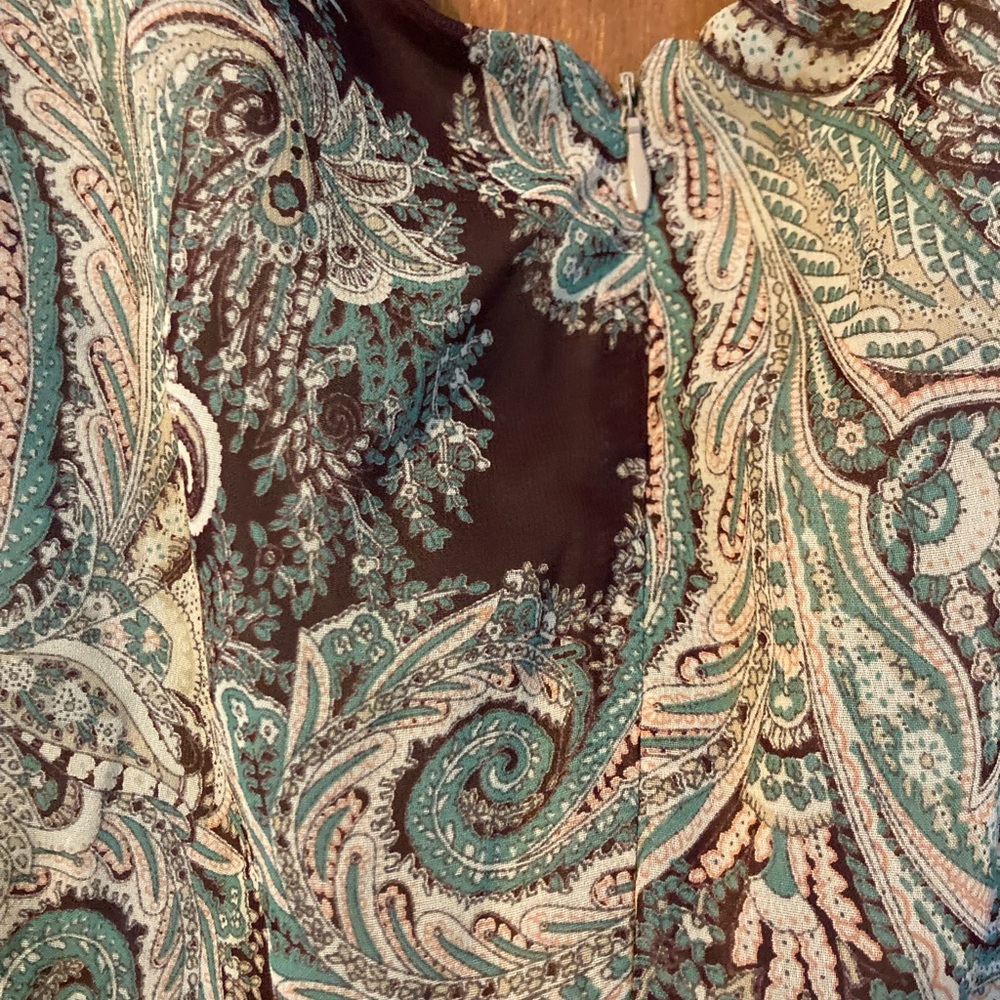 Cute paisley dress - Picture 2 of 4